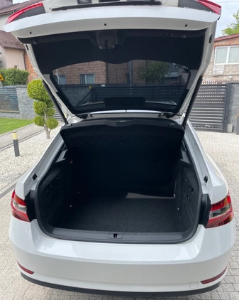 Skoda Superb cena 79900 przebieg: 153000, rok produkcji 2019 z Brzeszcze małe 781